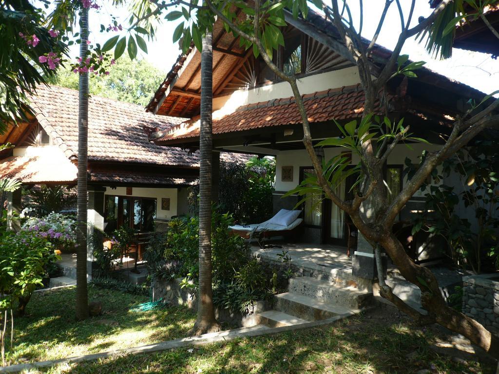 Wawa Wewe II Villas Amed Habitación foto