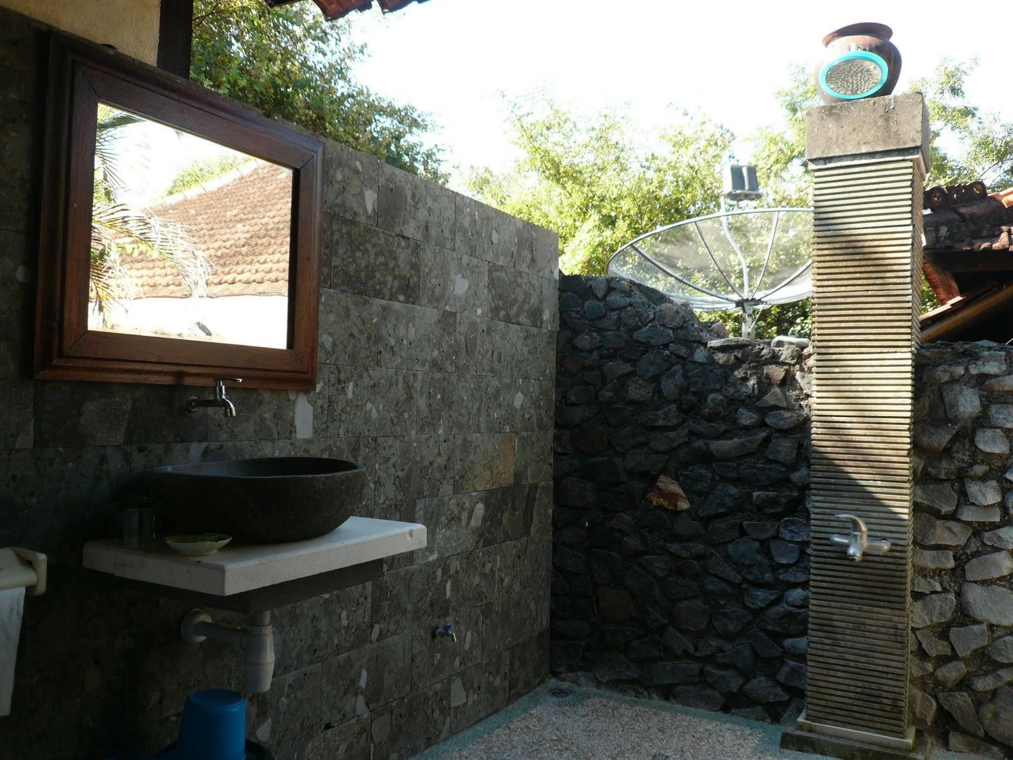 Wawa Wewe II Villas Amed Exterior foto